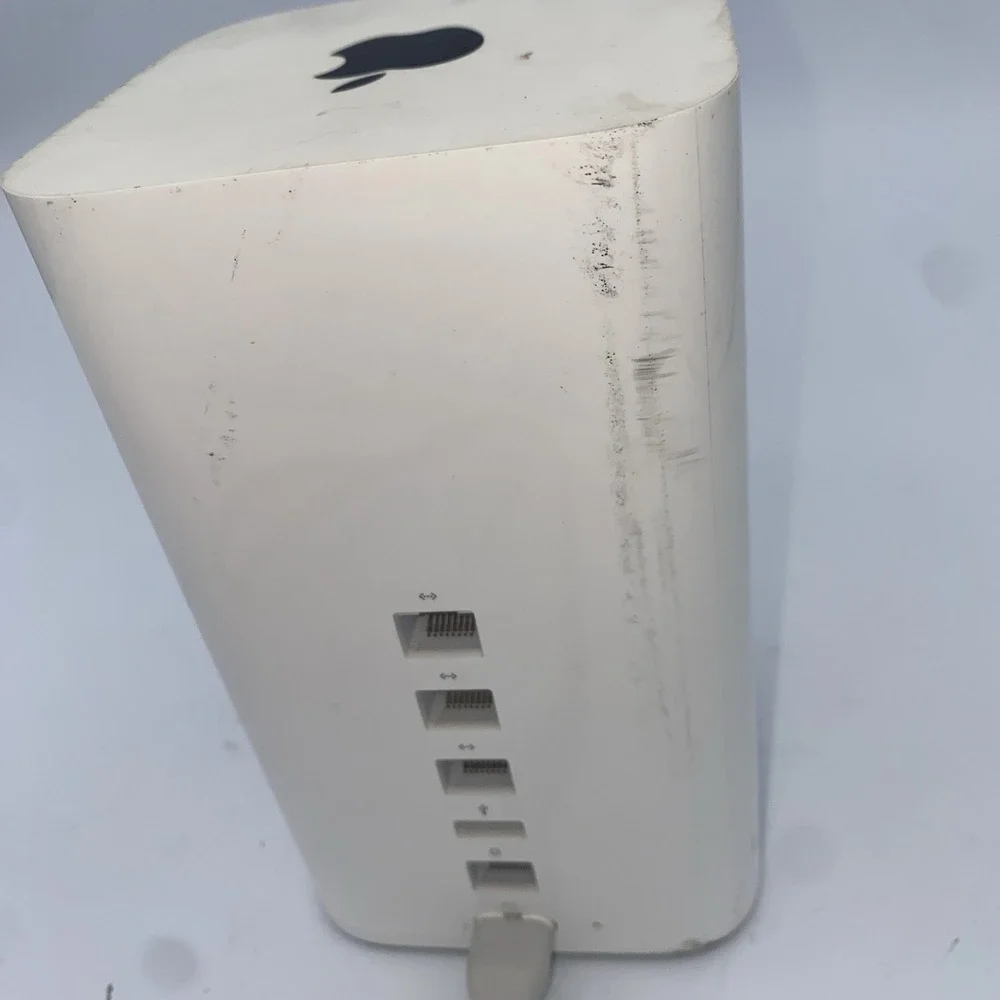 Apple AirPort Extreme A1521 3-Port Gigabit Wi-Fi 802.11 AC Router ME918LL/A